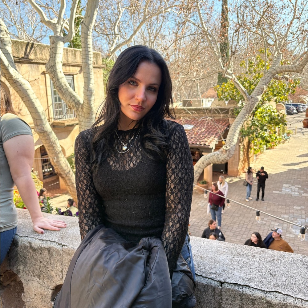 Meet your Posher, Sarina